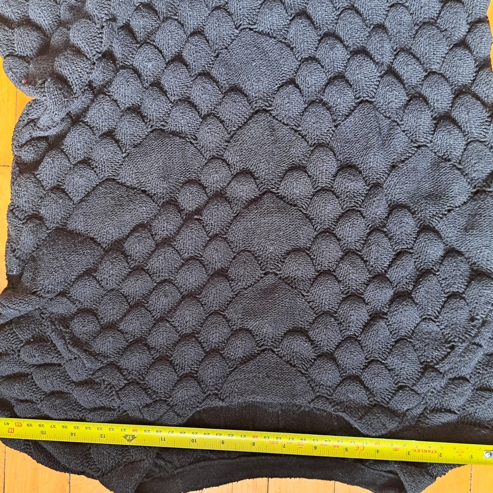 Black Textured Knit Sweater – V-Neck - S/M - Picture 10 of 10
